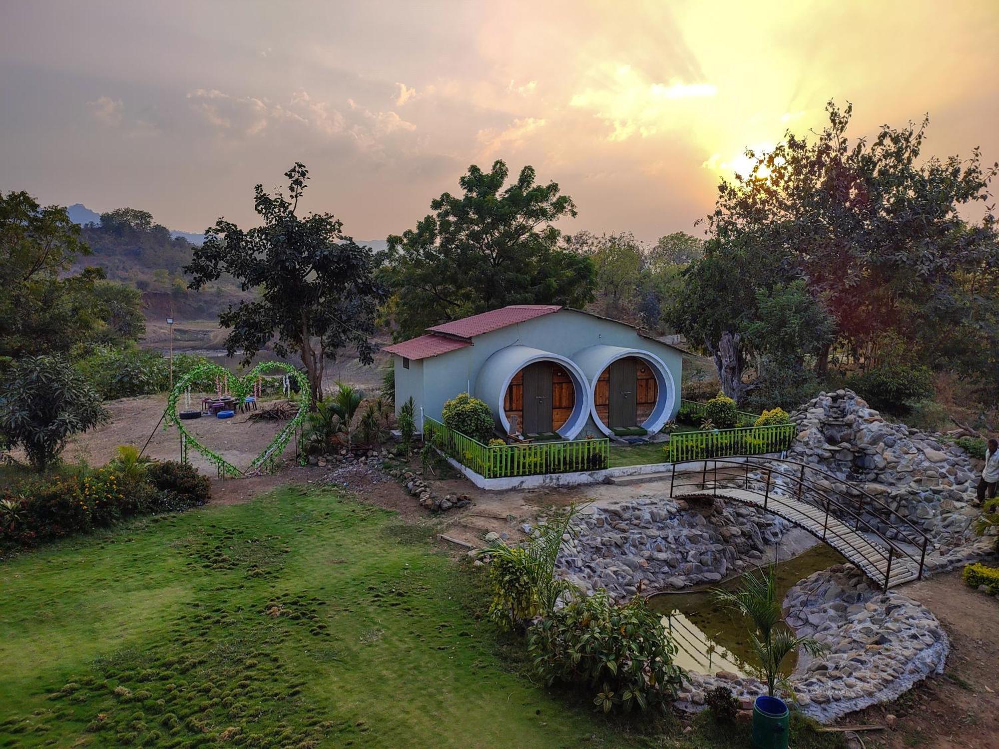 Van Vagdo Resort Rajpipla Buitenkant foto