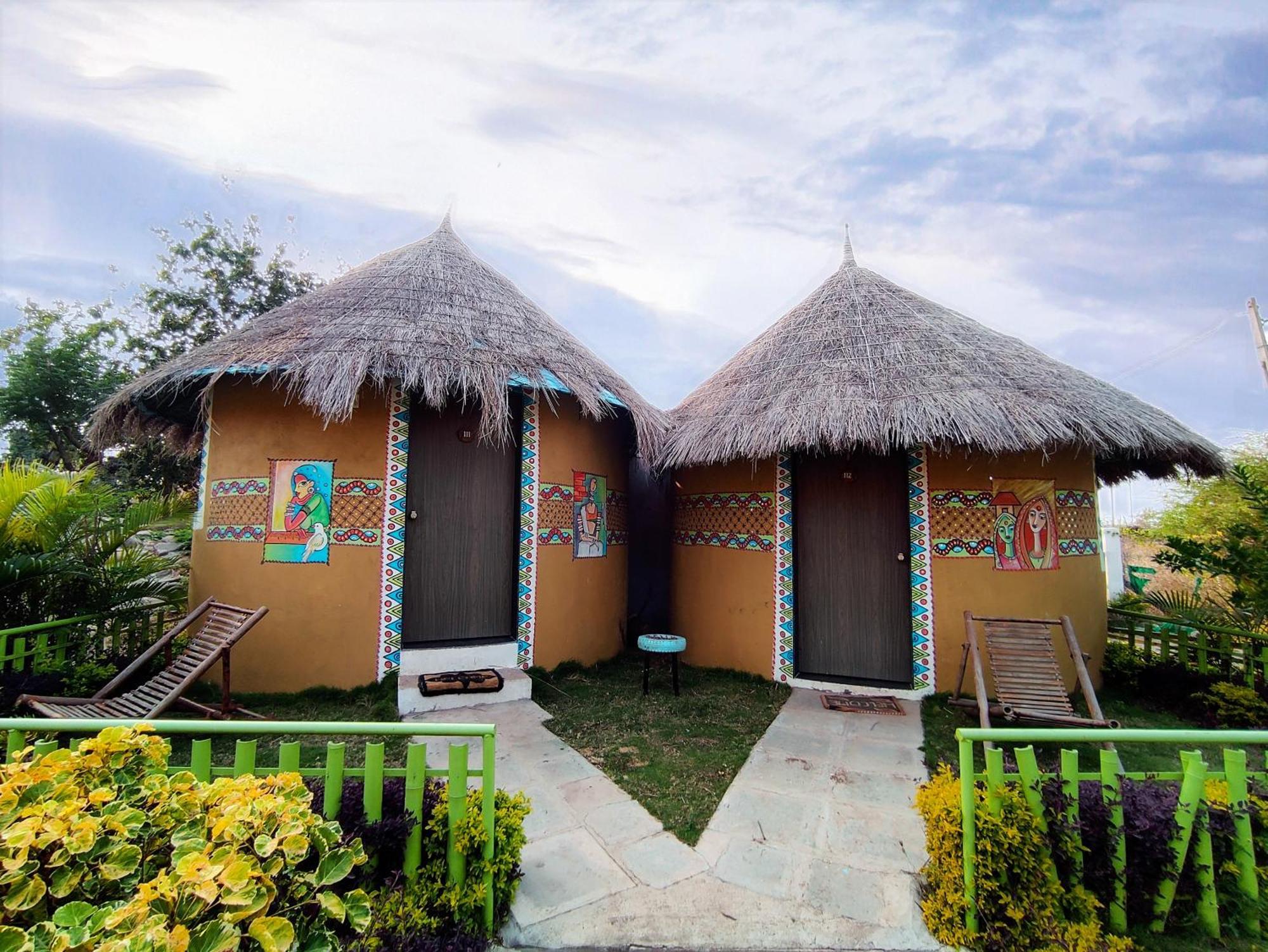 Van Vagdo Resort Rajpipla Buitenkant foto