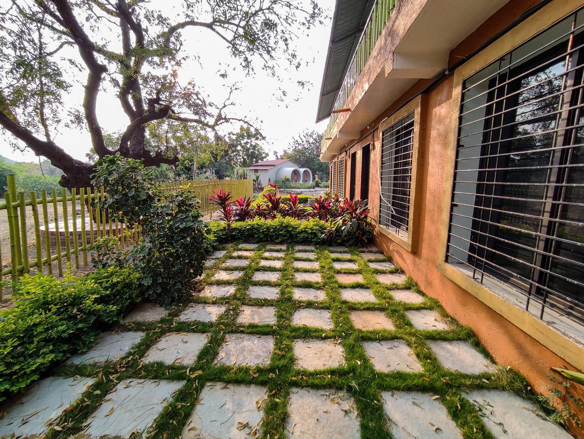 Van Vagdo Resort Rajpipla Buitenkant foto