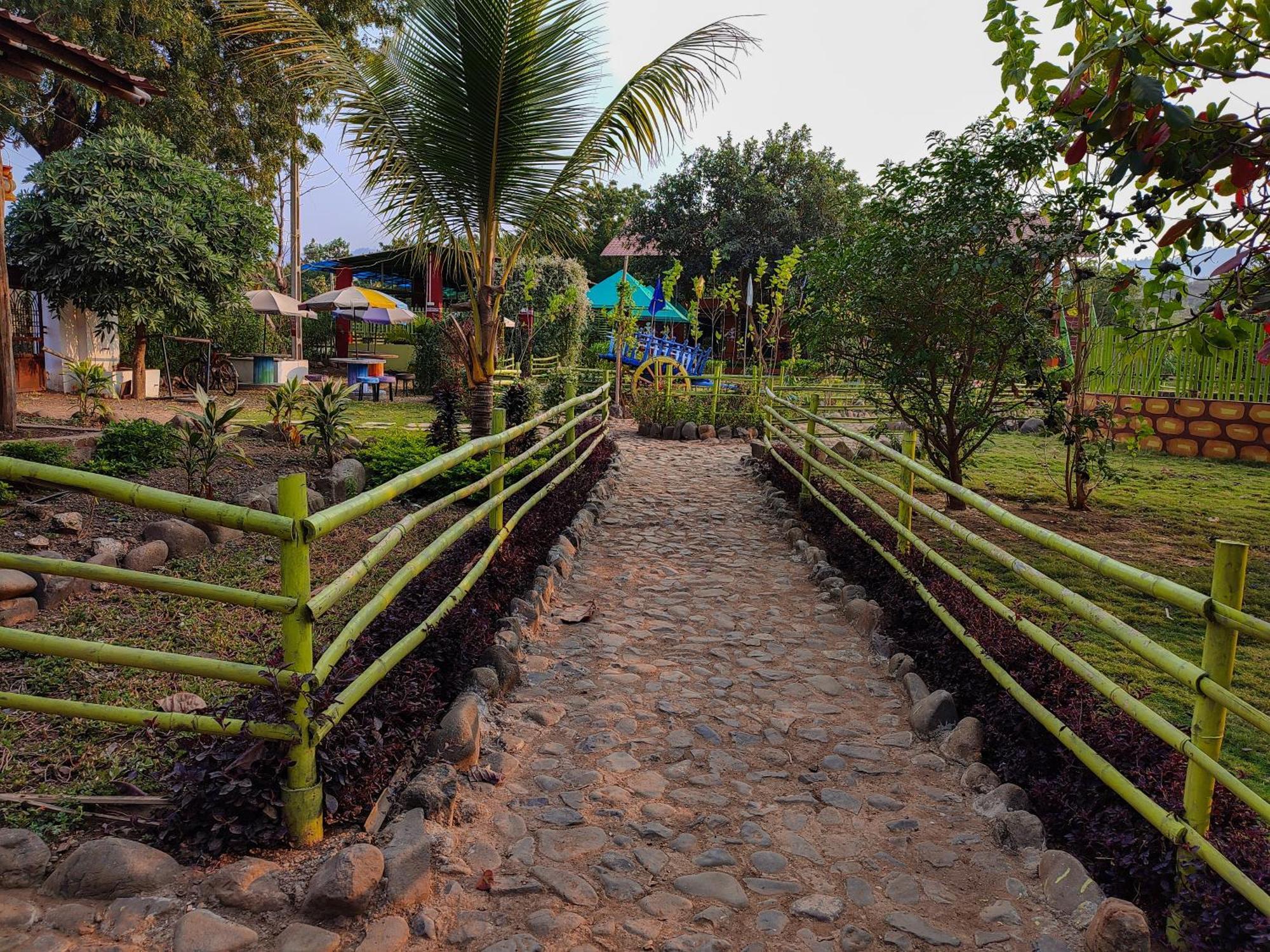 Van Vagdo Resort Rajpipla Buitenkant foto