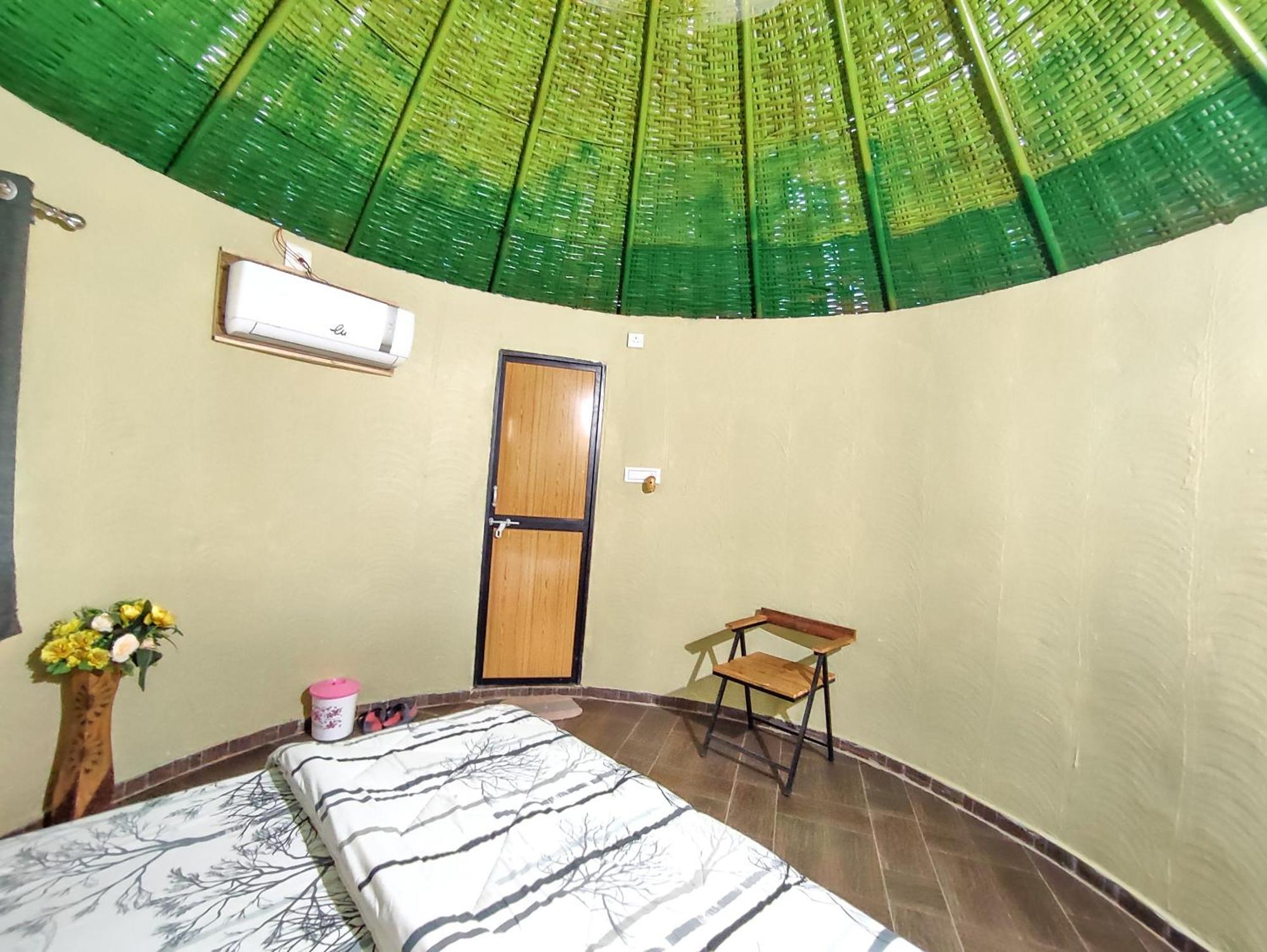 Van Vagdo Resort Rajpipla Buitenkant foto