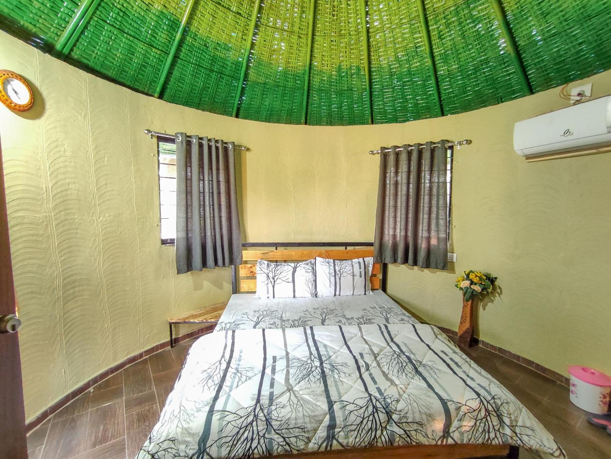 Van Vagdo Resort Rajpipla Buitenkant foto