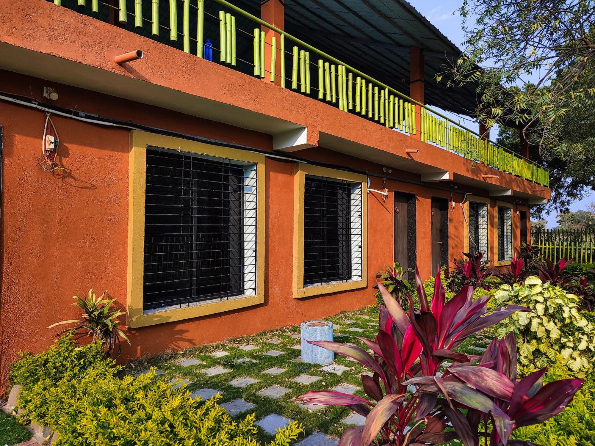 Van Vagdo Resort Rajpipla Buitenkant foto