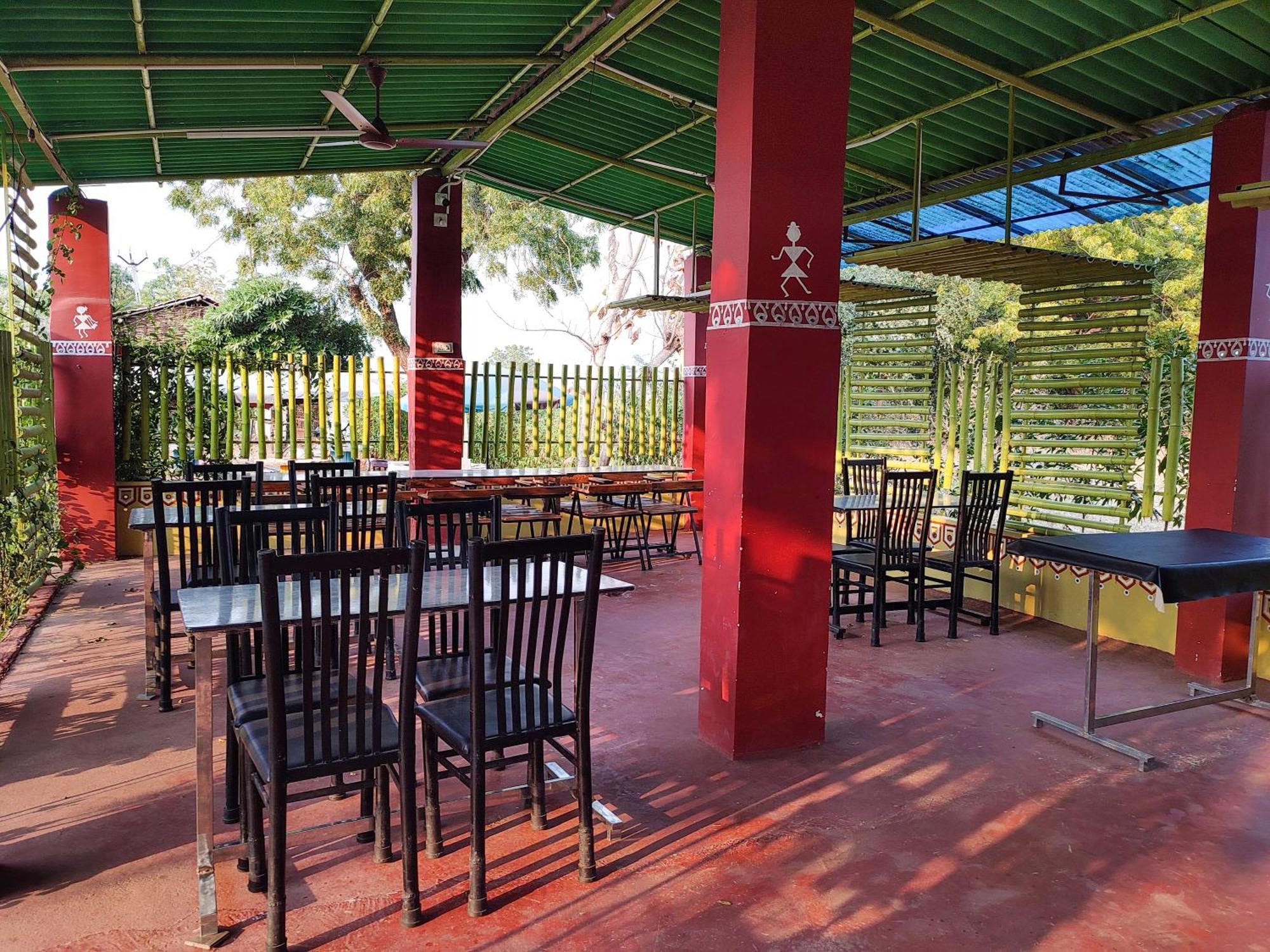 Van Vagdo Resort Rajpipla Buitenkant foto