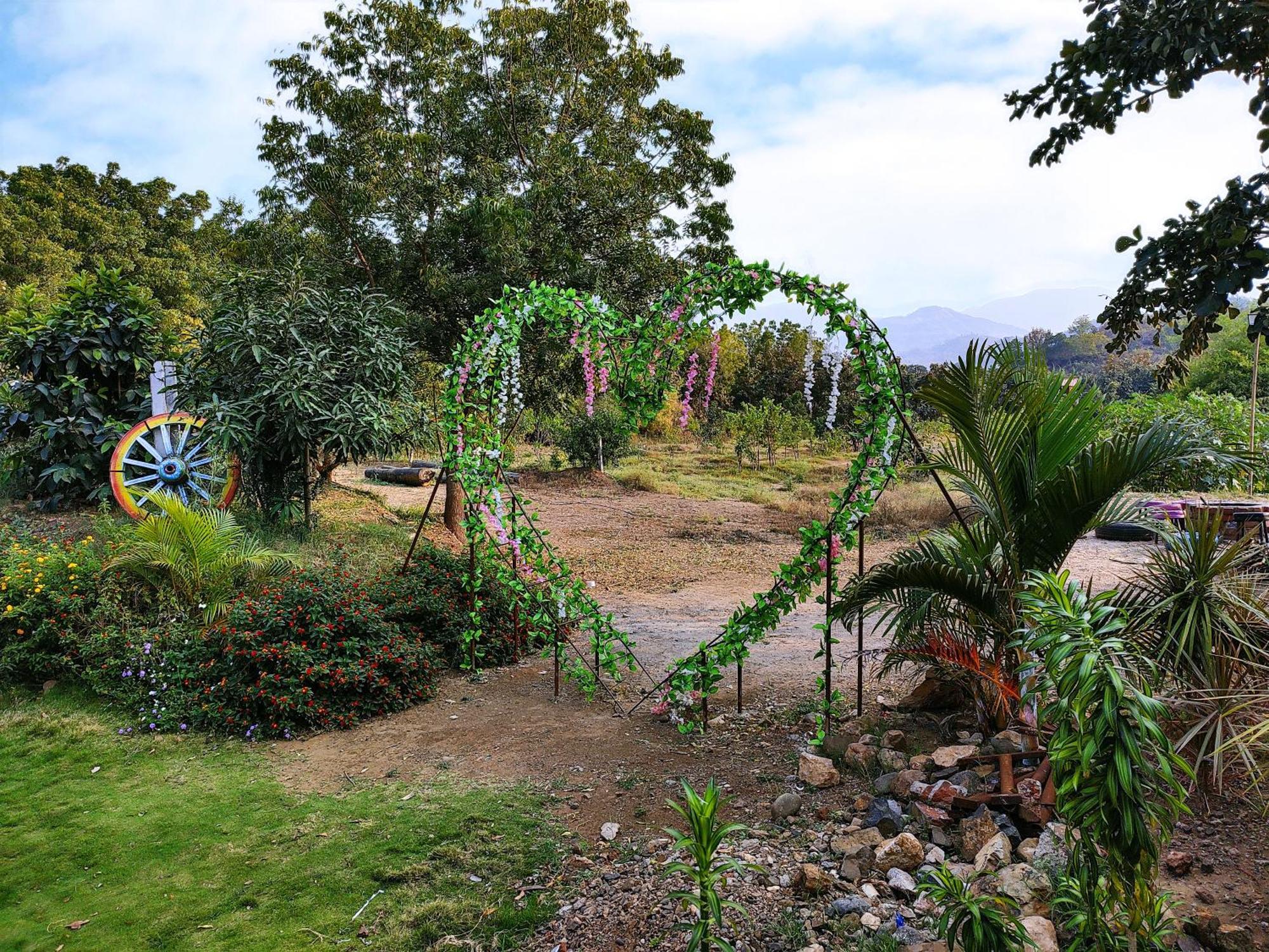 Van Vagdo Resort Rajpipla Buitenkant foto