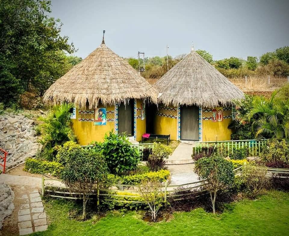 Van Vagdo Resort Rajpipla Buitenkant foto