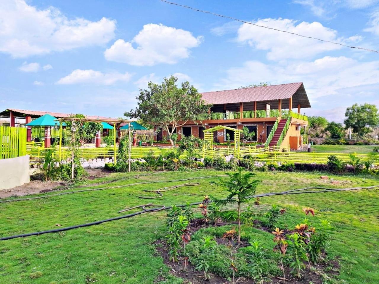 Van Vagdo Resort Rajpipla Buitenkant foto