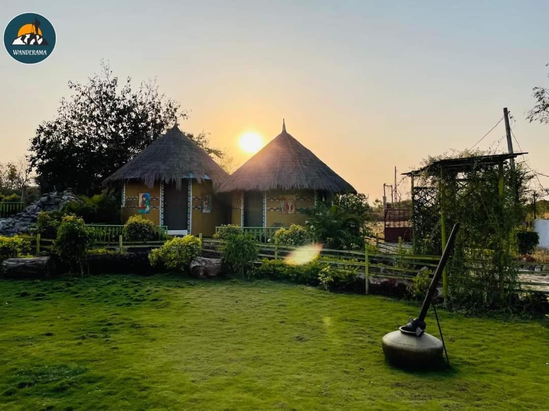 Van Vagdo Resort Rajpipla Buitenkant foto